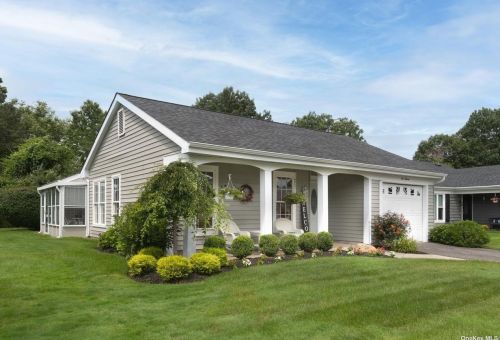 411 Belfast Ln, Panamoka, NY 11961-2045