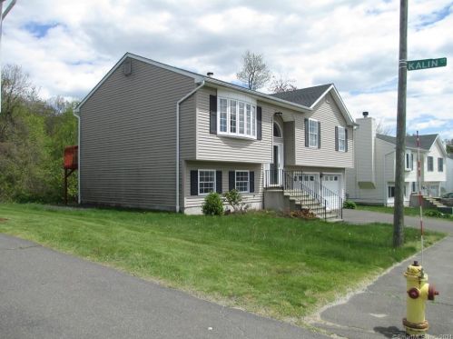 90 Laurie Pl, Waterbury, CT 06704-6102