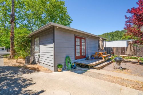 344 Washington Ave, Ukiah CA  95482-6323 exterior