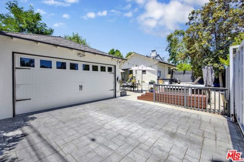12202 Hartsook St, North Hollywood CA  91601-3961 exterior
