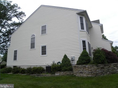 102 Marielle Ln, Norristown, PA 19401-2064