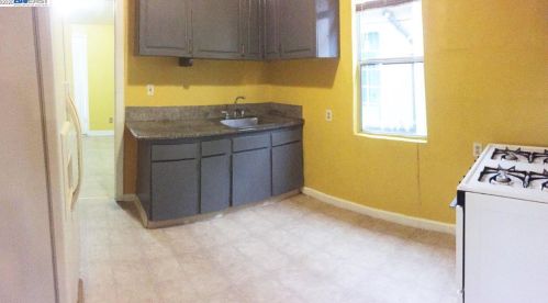 1314 51st Ave, Oakland CA 94601-5604 exterior