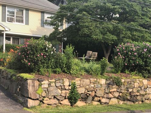 72 Locust Ave, New Canaan CT  06840-4724 exterior