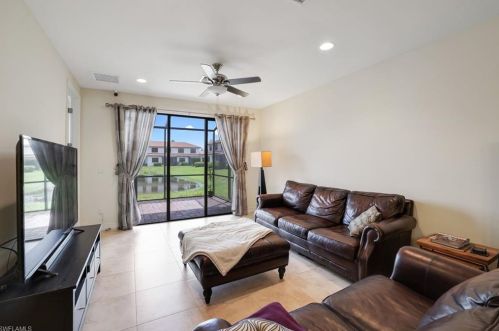7980 Bristol Cir, Naples FL  34120 exterior