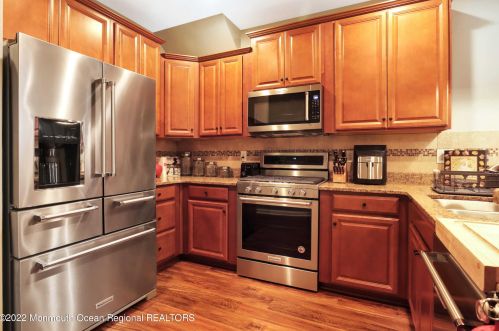 38 Michael Dr, Tinton Falls, NJ 07712-5341