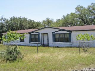 1131 Eagle Creek Dr, Floresville, TX 78114-9214