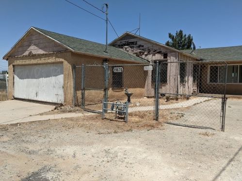 19670 Clark St, Perris, CA 92570-8126