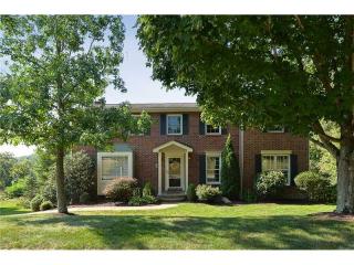 703 Parliament Dr, Moon Twp, PA 15108-3279