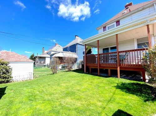 709 Jefferson Ave, Jeannette PA  15644-2710 exterior