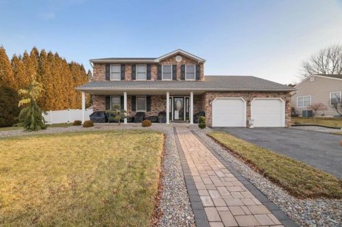 2688 Peggy St, Easton, PA 18045-2171