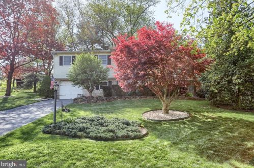 50 Locust Cir, Etters, PA 17319-9711