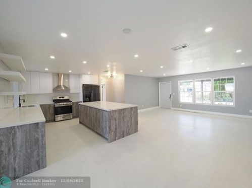 11041 21st St, Hollywood, FL 33026-2225