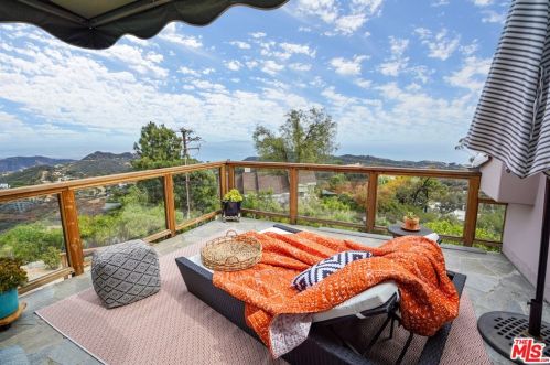 21630 Saddle Peak Rd, Topanga CA  90290-3414 exterior