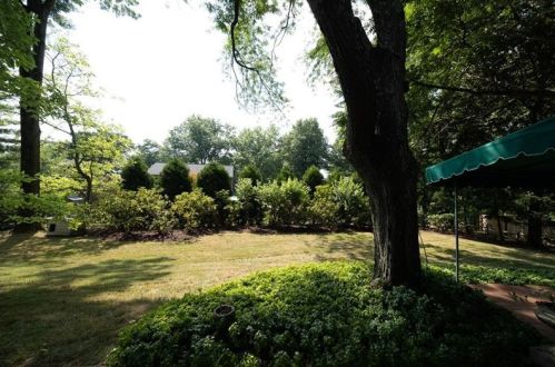 190 Oak Meadow Dr, Oakmont, PA 15139-1233