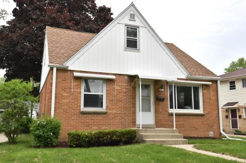 8912 Auer Ave, Milwaukee WI  53222-3624 exterior