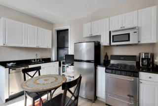 131 Thompson St, New York NY  10012-5324 exterior