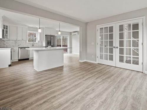 18 Berry Ln, West Milford NJ  07480-3632 exterior