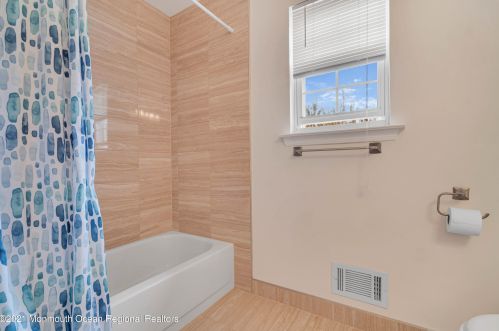 45 Enclosure Dr, Morganville NJ  07751-1807 exterior