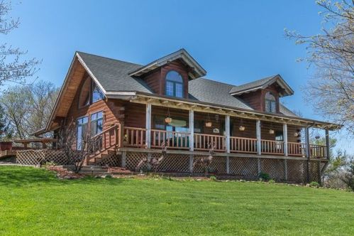 6 115th St, Sutliff, IA 52253-8529