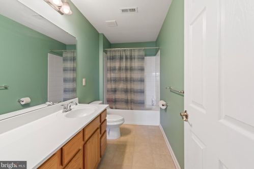 608 Archibald Ln, Florence NJ  08518-4010 exterior