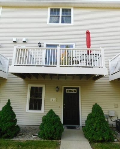 21 Regency Ct, Chicopee, MA 01020-1375