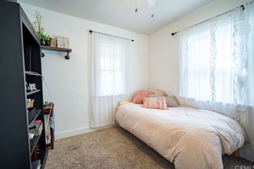 934 Washington Pl, Long Beach CA  90813-6618 exterior