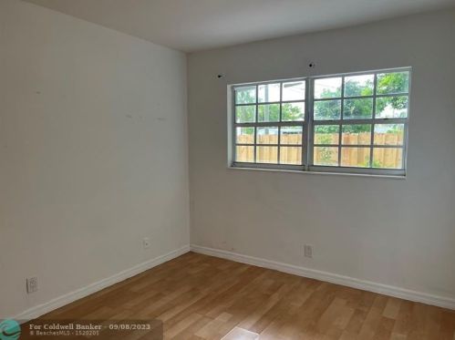 141 4th Ave, Dania Beach, FL 33004-2767