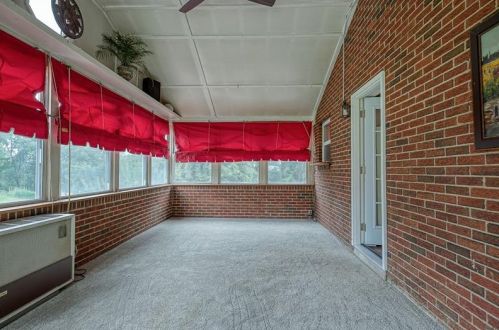 21 Carl Ln, Gibsonia PA  15044-7835 exterior