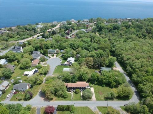 38 Noble St, South Kingstown RI  02882-3941 exterior