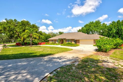 3910 Wateroak Way, Titusville FL  32796-1475 exterior