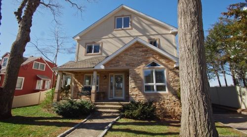 209 Housatonic Dr, Milford, CT 06460-4935