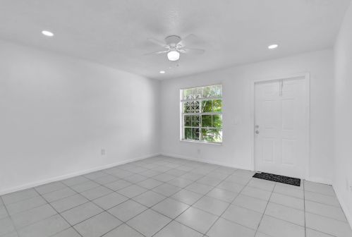 5292 Cannon Way, West Palm Beach FL  33415-3700 exterior