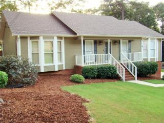 1127 Independence Dr, Alabaster AL  35007-9381 exterior