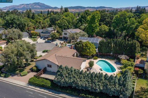 1 Carousel Ct, San Ramon CA  94583-1707 exterior