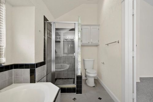 2308 Old Hickory Ln, Lewisville TX  75028-4593 exterior