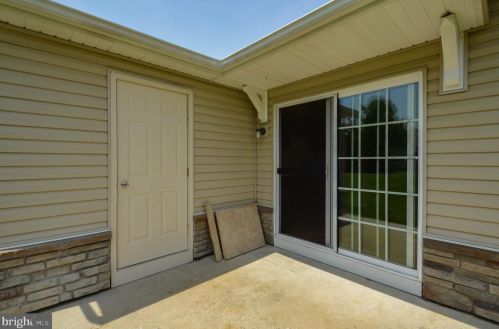 222 Huntington Ln, Easton PA  18040-8485 exterior