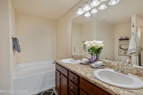 613 Hollow Glen Dr, Titusville FL  32780-3279 exterior