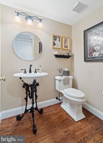 288 Huntsman Ln, Blue Bell PA  19422-2818 exterior