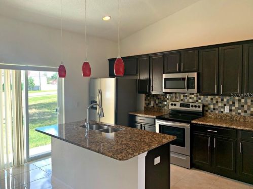 5 Cecilia Way, Kissimmee FL  34758-3911 exterior