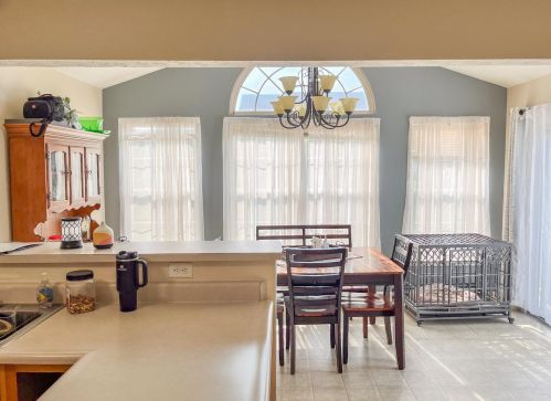 115 Springhouse Dr, Englewood OH  45322-8795 exterior