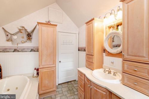 20 Valley Dr, Southampton PA  18966-1347 exterior