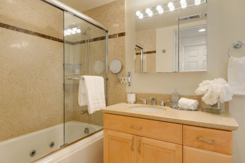 2110 Hanover St, Palo Alto CA  94306-1244 exterior