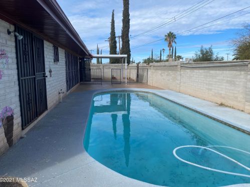 7509 33rd St, Tucson, AZ 85710-6005