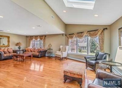 22 Berkshire Pl, Englewood, NJ 07632-2003