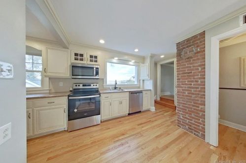 35 Riverview Rd, Rocky Hill CT  06067-1569 exterior