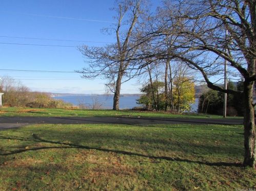 2 Grandview Ave, Cornwall Hud, NY 12520-1206