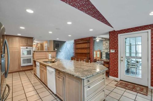 5 Carlson Ter, Fishkill NY  12524-3001 exterior