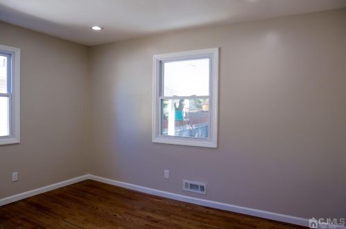 178 Louis Pl, Iselin NJ  08830-1236 exterior