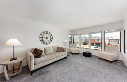 1360 Southgate Ave, Daly City CA  94015-3939 exterior