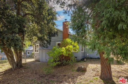 39144 Calle Del Sur, Santa Clarita CA  91390-1006 exterior